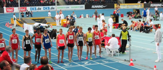 Startaufstellung der 3.000m - Rico Schwarz (343)