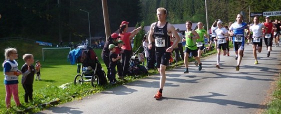 Start zum Halbmarathon beim 36. Lange-Bahn-Lauf