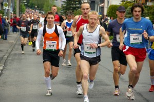 Marcel Bräutigam (links): Starke Marathonpremiere des Sommerbiathleten