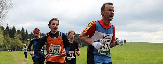 Anne Berthold (Mitte): Beginn einer langen Marathonkarriere?